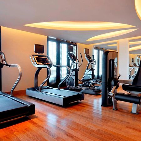 Marriott Executive Apartments Al Jaddaf, Дубай Екстериор снимка The gym at the W Hotel in Dubai