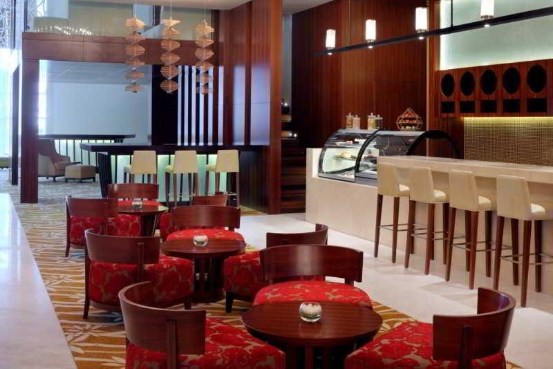 Marriott Executive Apartments Al Jaddaf, Дубай Екстериор снимка The lounge at the airport
