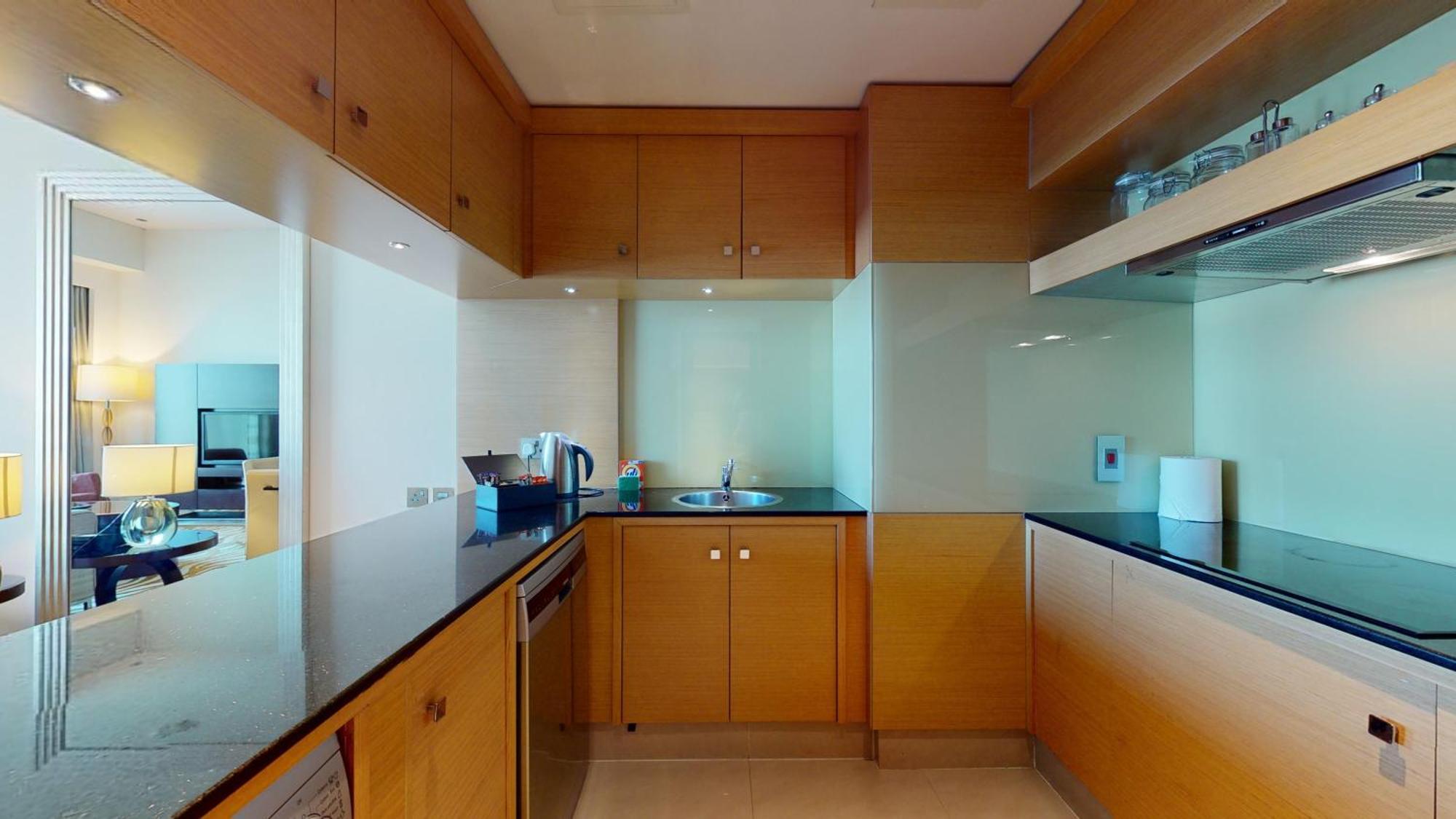 Marriott Executive Apartments Al Jaddaf, Дубай Стая снимка A kitchen in a hotel suite