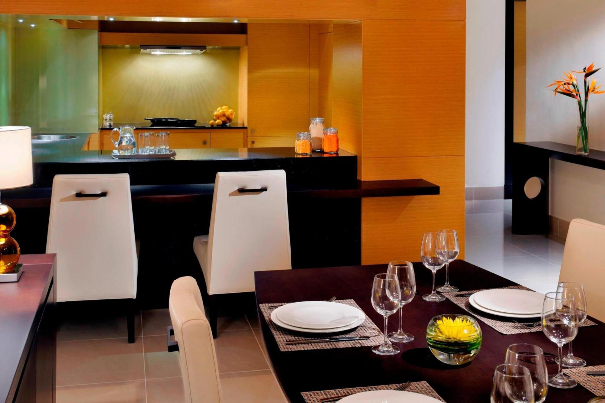 Marriott Executive Apartments Al Jaddaf, Дубай Екстериор снимка A kitchen in a W Residence