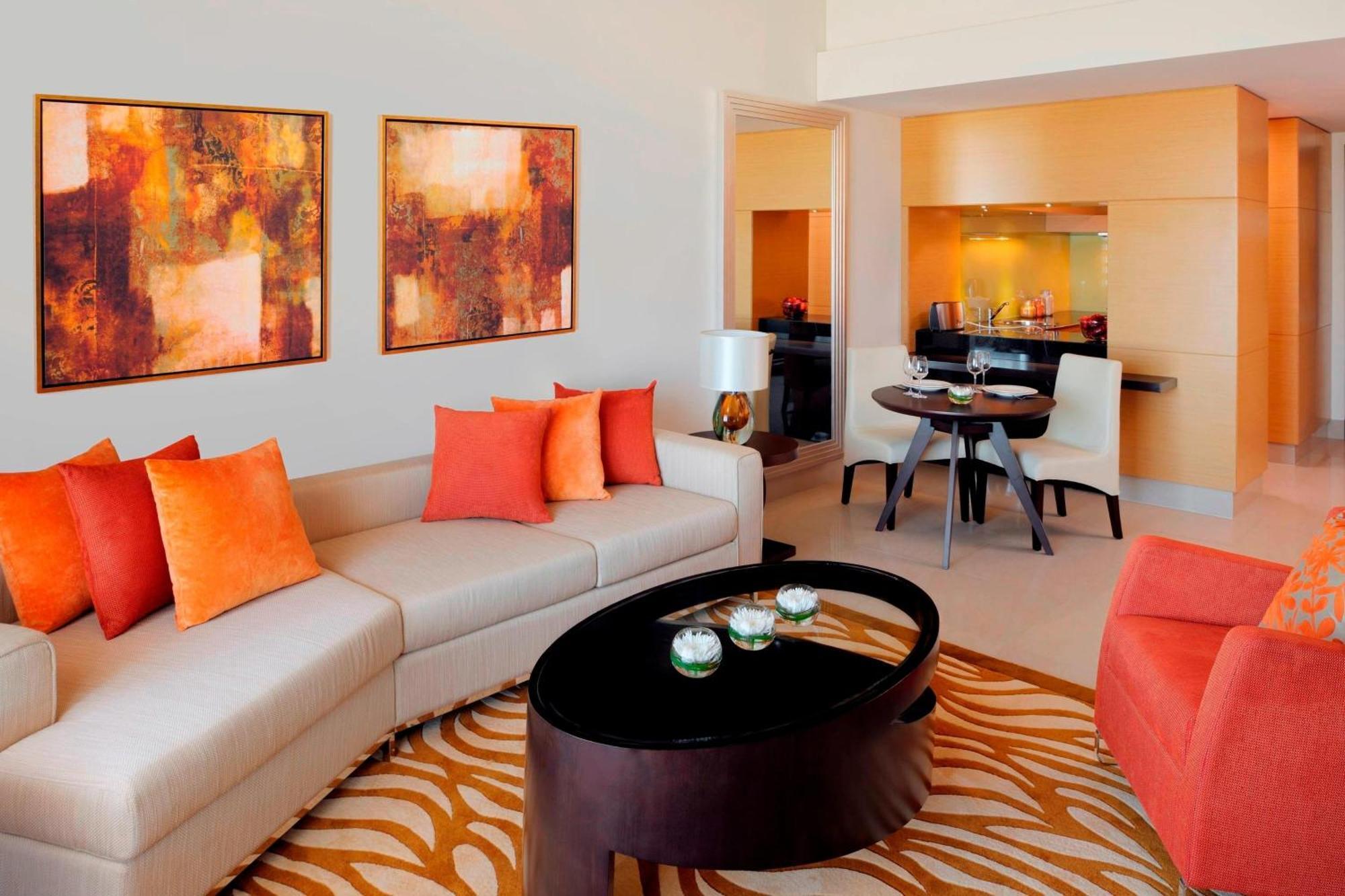 Marriott Executive Apartments Al Jaddaf, Дубай Екстериор снимка A living room at the Taj Bengal