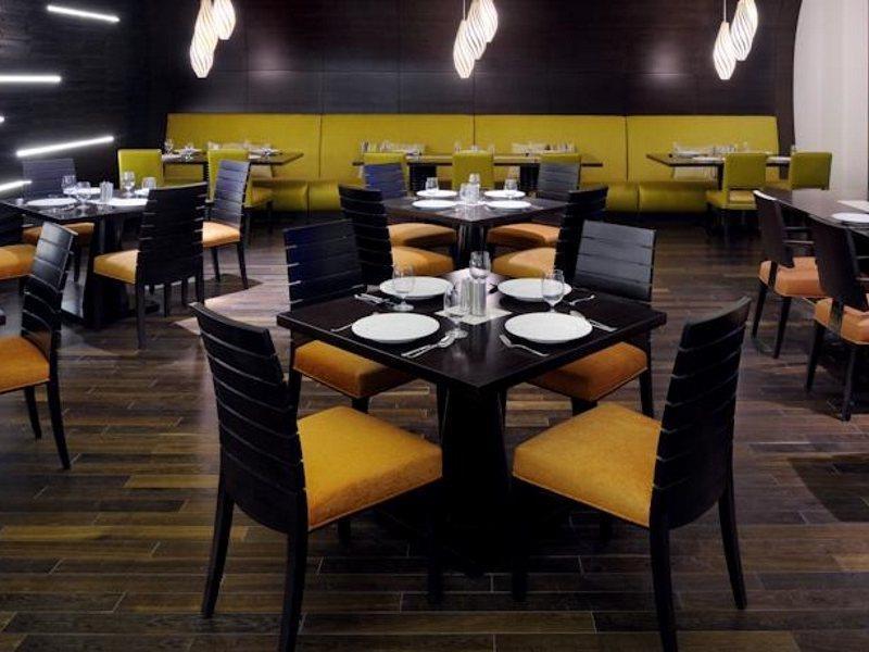 Marriott Executive Apartments Al Jaddaf, Дубай Екстериор снимка Interior of the restaurant