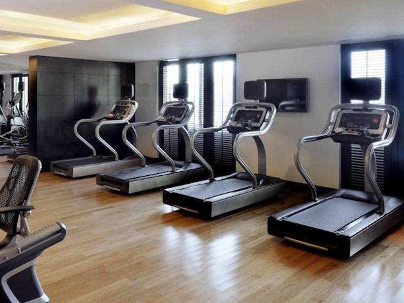 Marriott Executive Apartments Al Jaddaf, Дубай Екстериор снимка The gym at the hotel